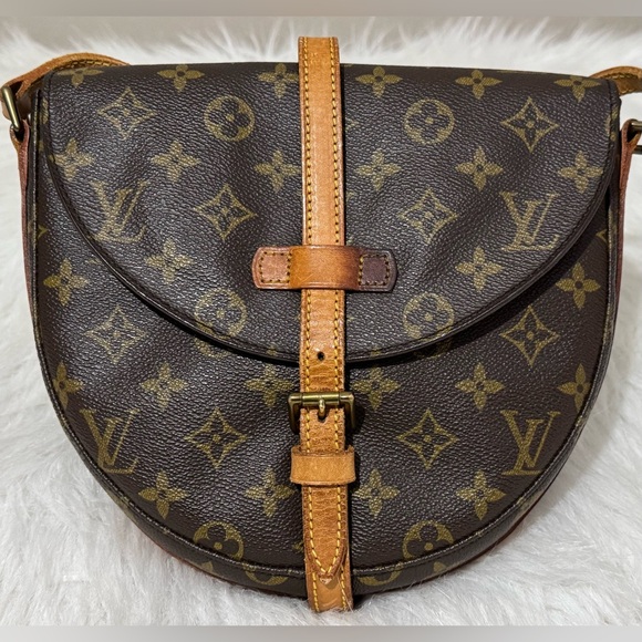 Louis Vuitton Handbags - Authentic Louis Vuitton Monogram Chantilly Crossbody Saddle Bag VGUC